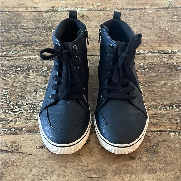 Kids shoes - Picture 1 of 5